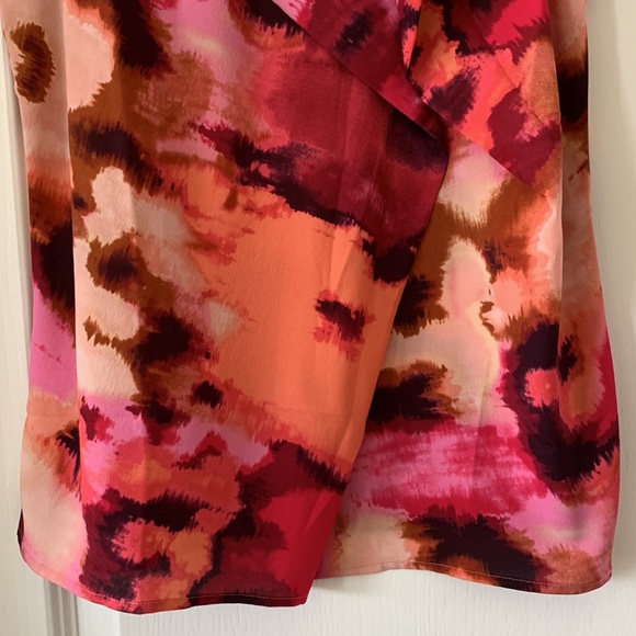 NWT LOFT Asymmetrical Ruffle Sleeveless Print Top - Picture 3 of 13